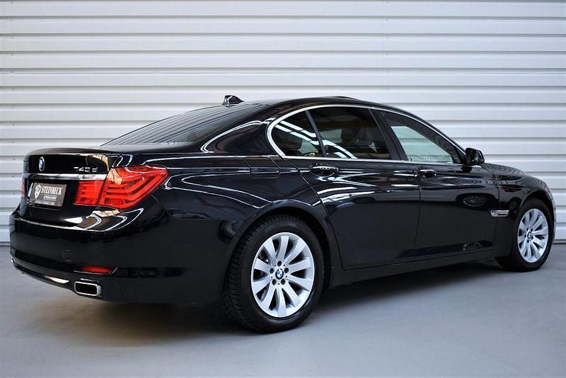 Gebraucht BMW 740 306 PS (225 kW) 2011 Grau Limousine