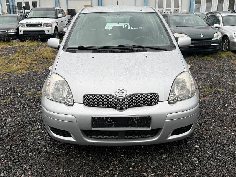 Gebraucht Toyota Yaris Sol 66 PS (48 kW) 2005 Silber Kleinwagen