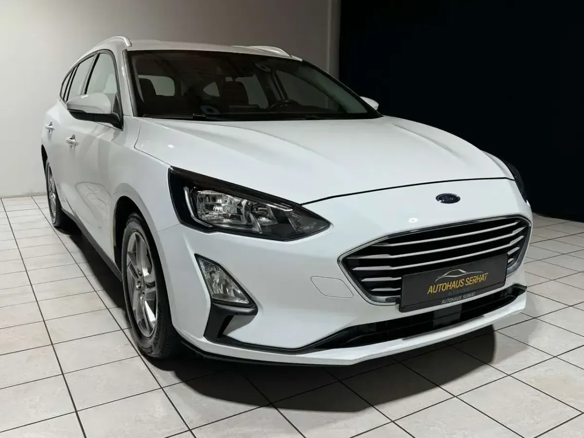 Gebraucht Ford Focus Cool & Connect 95 PS (69 kW) 2020 Weiß Kombi