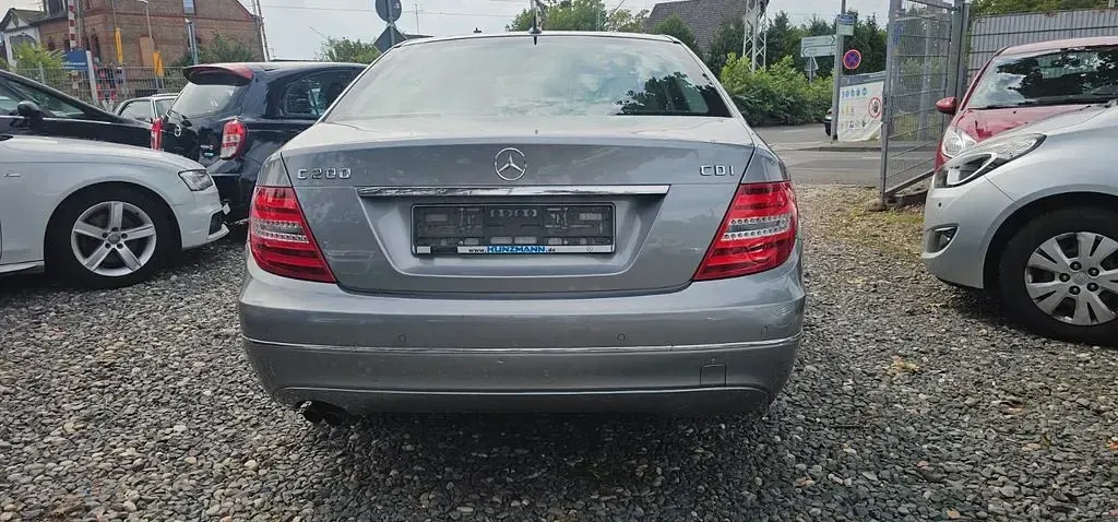 Gebraucht Mercedes C200 Avantgarde 136 PS (100 kW) 2012 Silber Limousine