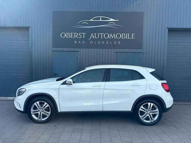 Usata Mercedes GLA200 136 CV (100 kW) 2015 Bianco SUV