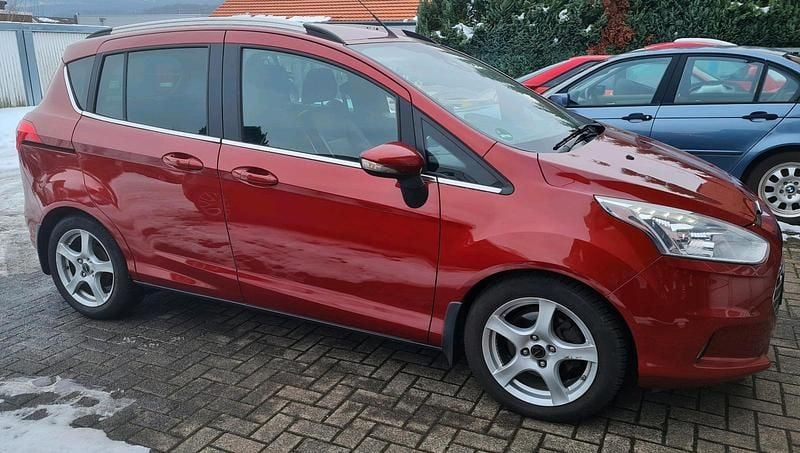 Gebraucht Ford B-MAX 95 PS (69 kW) 2016 Rot Van / Kleinbus