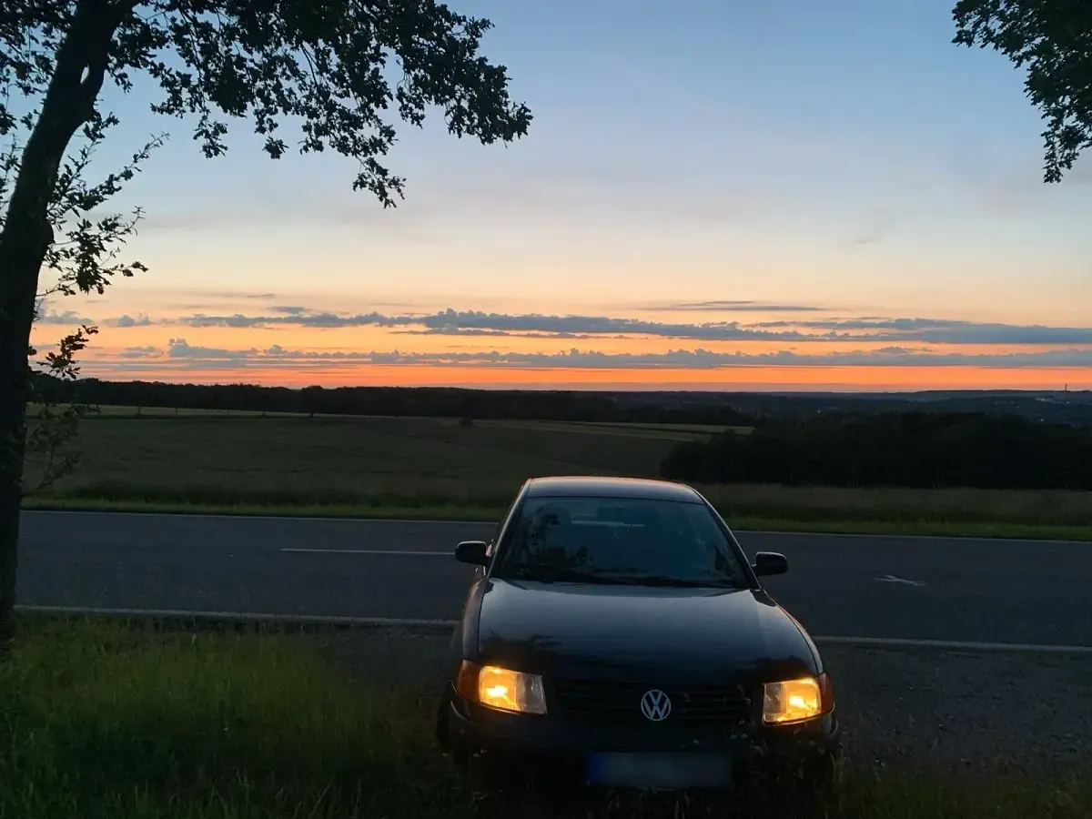 Gebraucht VW Passat 101 PS (74 kW) 1997 Schwarz Limousine
