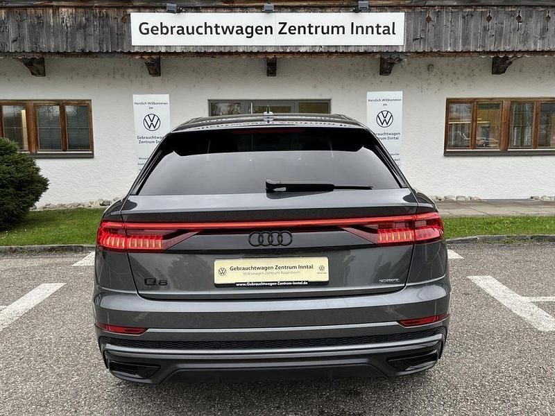 Gebraucht Audi Q8 340 PS (250 kW) 2022 Grau SUV