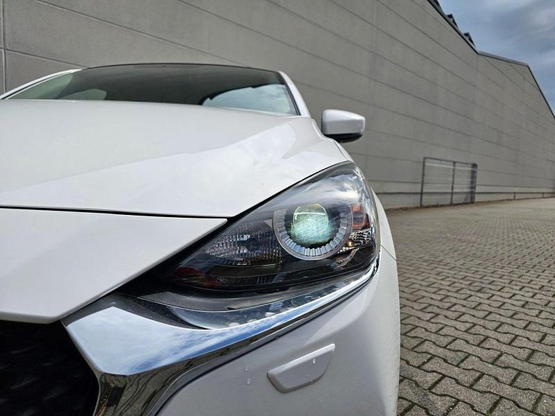 Gebraucht Mazda 2 Center-Line 75 PS (55 kW) 2020 Purweiß Kleinwagen