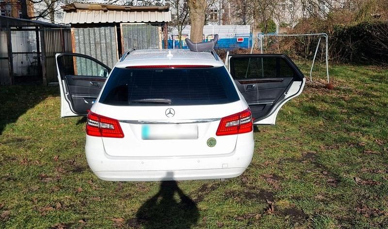 Gebraucht Mercedes 220 170 PS (125 kW) 2012 Weiß Kombi