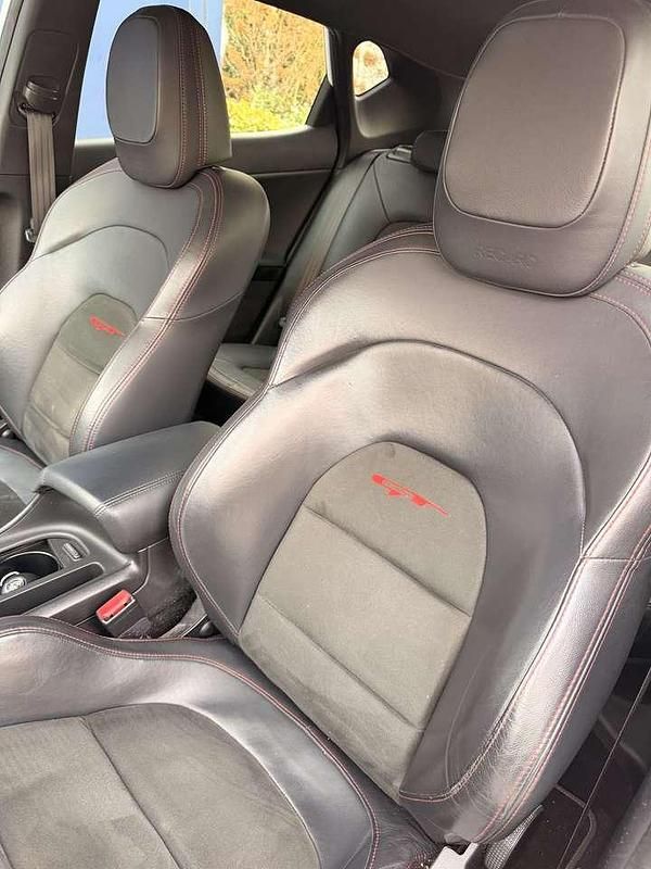 Gebraucht Kia Ceed GT-Track 204 PS (150 kW) 2015 Weiß Kleinwagen