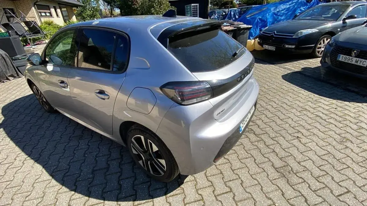 Gebraucht Peugeot 208 Allure 101 PS (74 kW) 2025 Silber (artense grau) Kleinwagen