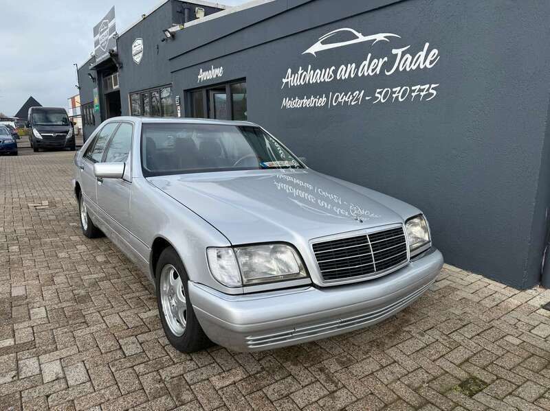 Silber Gebraucht 1998 Mercedes S320 Limousine | 17.490 € (Fairer Preis) - Bild 1/4