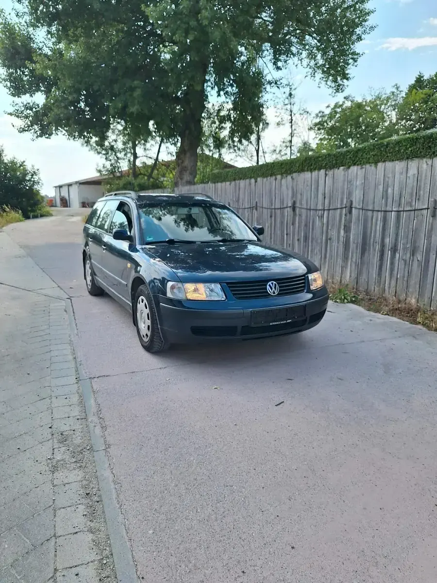 Gebraucht VW Passat 125 PS (91 kW) 1999 Blau Kombi