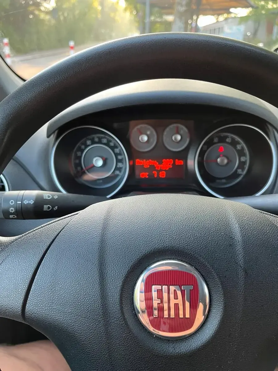 Gebraucht Fiat Punto 69 PS (50 kW) 2015 Weiß Kleinwagen