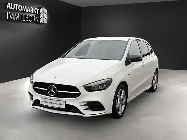 Gebraucht Mercedes B250e AMG 218 PS (160 kW) 2021 Weiß Van / Kleinbus