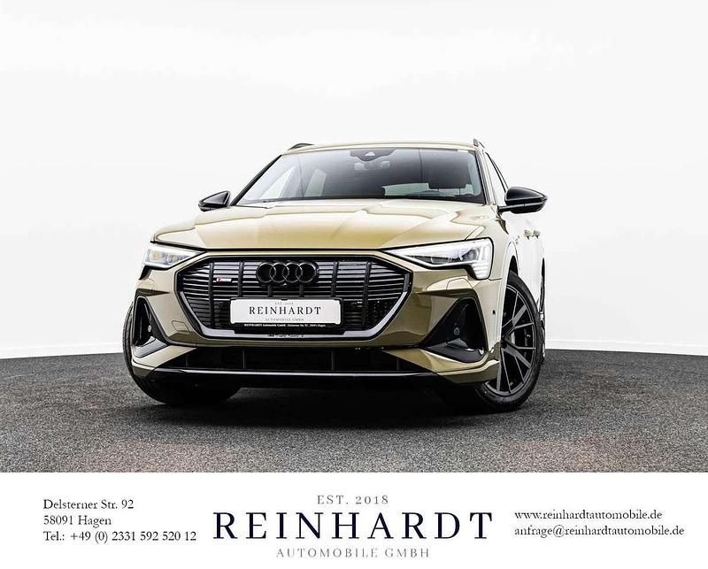 Individuallackierung taktikgrün audi exclusive Gebraucht 2022 Audi e-tron S-Line SUV | 46.125 € (Teuer) - Bild 1/3