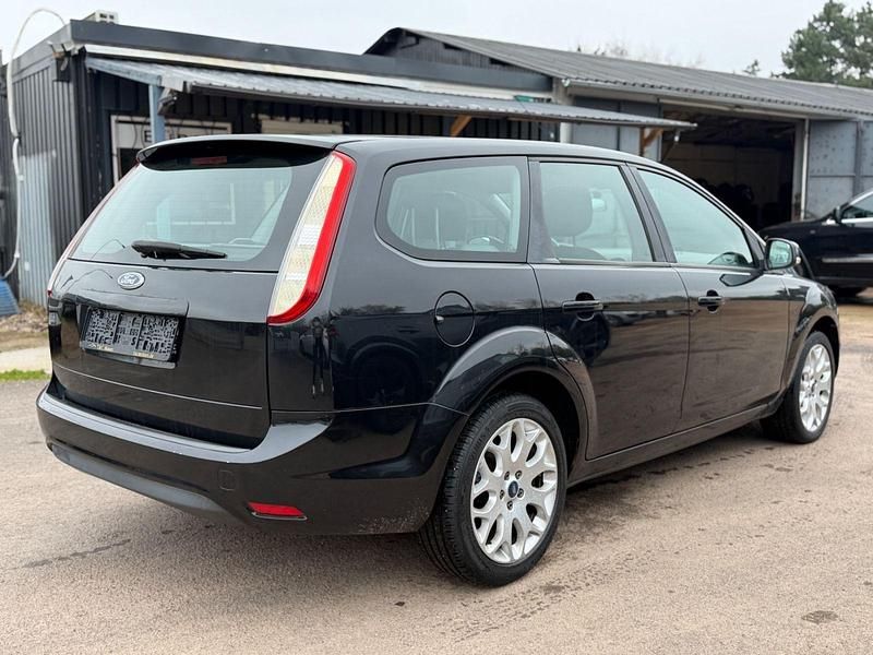 Gebraucht Ford Focus Sport 116 PS (85 kW) 2009 Pantherschwarz metallic Kombi