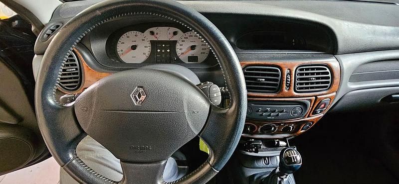 Gebraucht Renault Mégane Dynamique 107 PS (78 kW) 2001 Blau Coupé