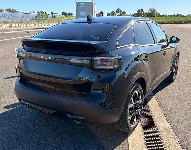 Gebraucht Citroën C4 131 PS (96 kW) 2025 Schwarz SUV