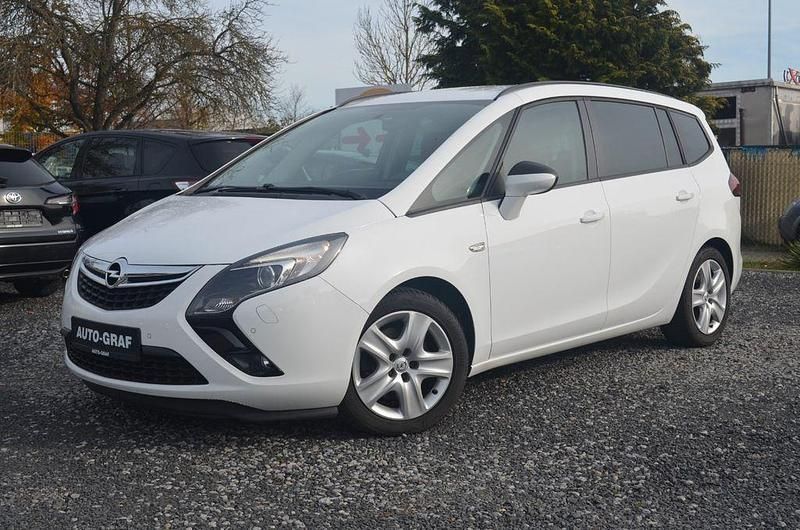 Weiß Gebraucht 2015 Opel Zafira Tourer Style Van / Kleinbus | 9.290 € (Fairer Preis) - Bild 1/4