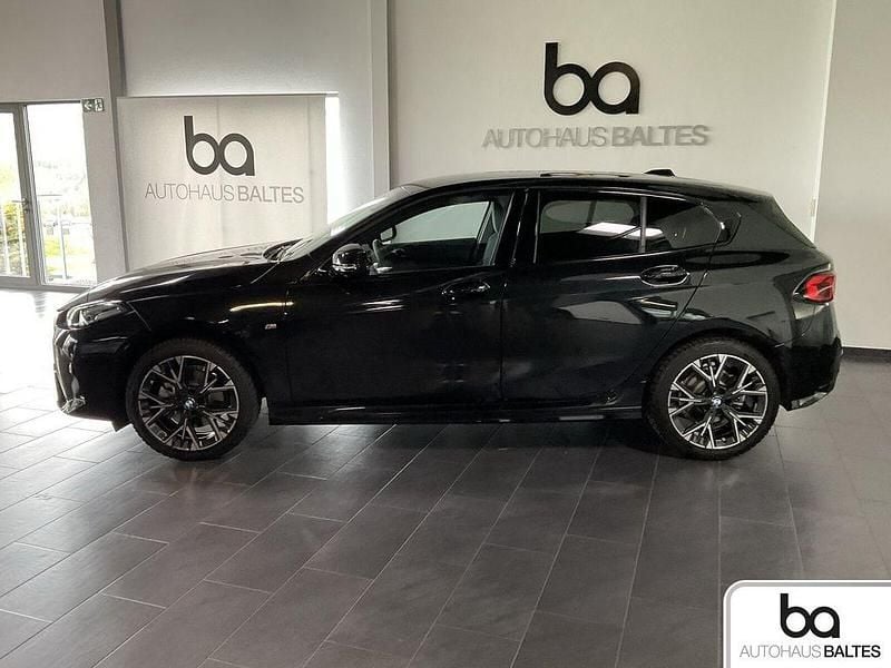 Gebraucht BMW 116 M Sport 122 PS (89 kW) 2025 Saphirschwarz met. Kleinwagen