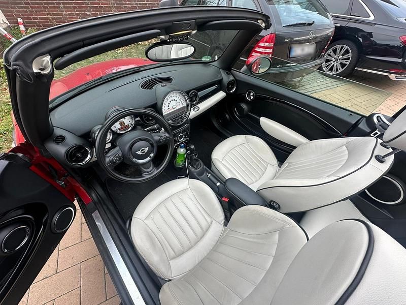 Gebraucht Mini Cooper Cabriolet 122 PS (89 kW) 2011 Rot Cabrio