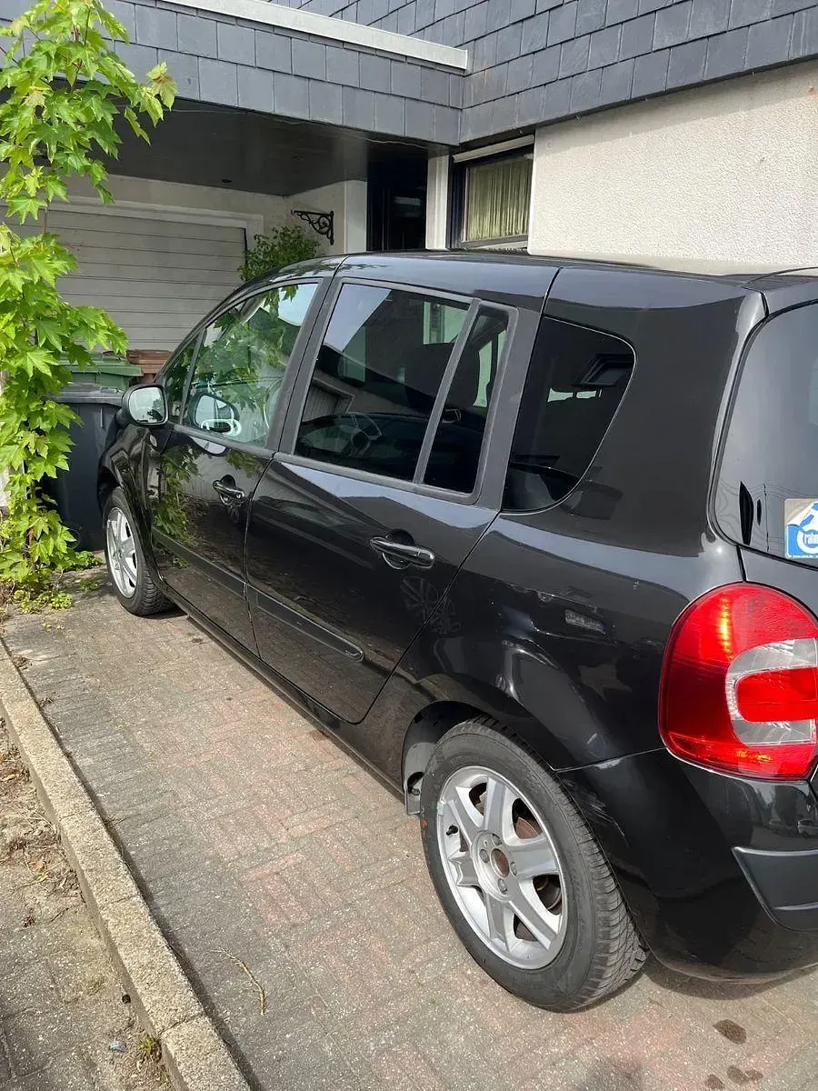 Gebraucht Renault Grand Modus Dynamique 101 PS (74 kW) 2009 Schwarz Van / Kleinbus