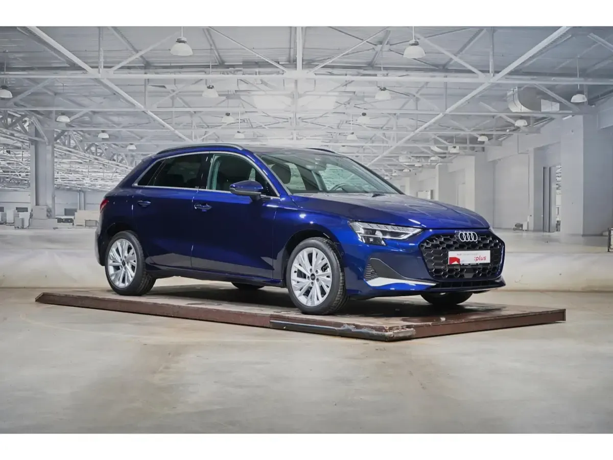 Gebraucht Audi A3 Advanced Plus 150 PS (110 kW) 2025 Navarrablau metallic Limousine