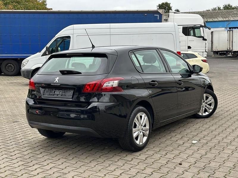 Gebraucht Peugeot 308 Active 120 PS (88 kW) 2017 Blau Limousine