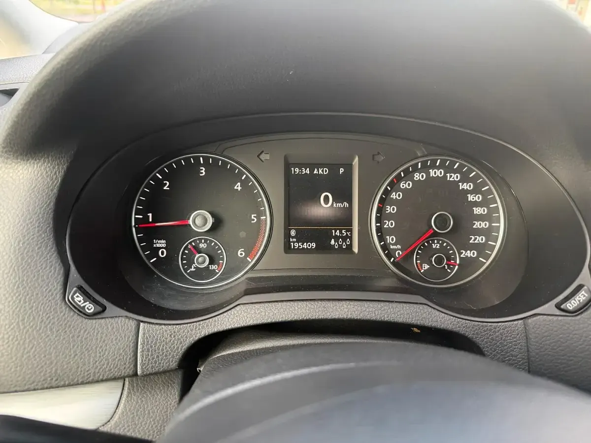 Gebraucht VW Sharan 140 PS (102 kW) 2015 Van / Kleinbus