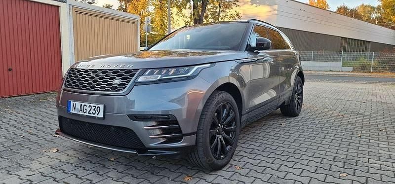 Grau Gebraucht 2017 Land Rover Range Rover Velar R-Dynamic SUV | 25.900 € (Etwas zu teuer) - Bild 1/4