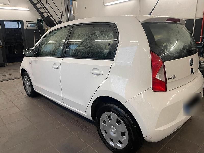 Gebraucht Seat Mii 60 PS (44 kW) 2015 Weiß Kleinwagen