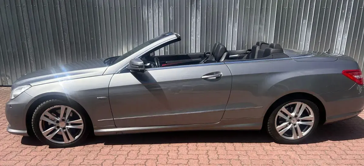 Gebraucht Mercedes E200 Avantgarde 184 PS (135 kW) 2011 Grau Cabrio