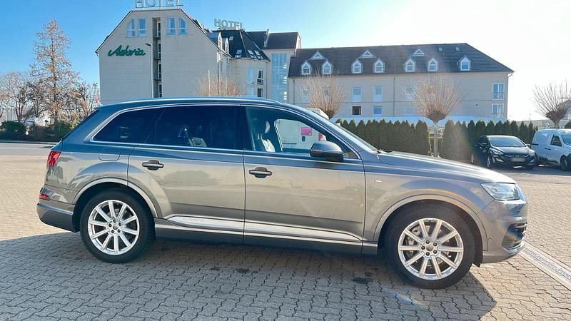 Gebraucht Audi Q7 S-Line 272 PS (200 kW) 2016 Grau SUV