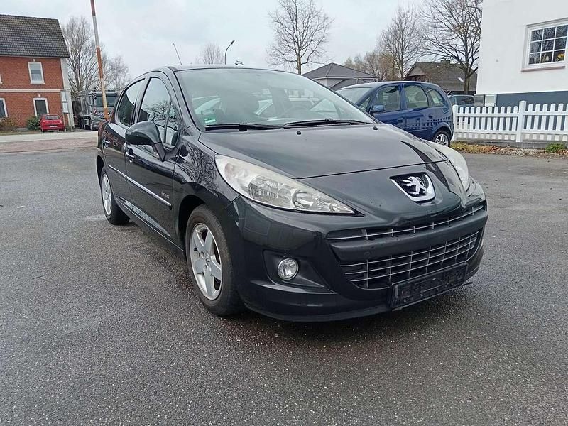 Gebraucht Peugeot 207 Forever 95 PS (69 kW) 2012 Farbe schwarz obsidien/metalli Kleinwagen