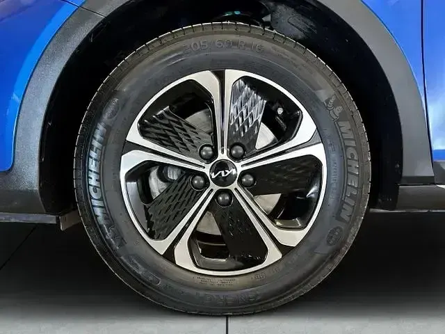Gebraucht Kia XCeed Spirit 141 PS (103 kW) 2023 (b3l) blue flame met. SUV
