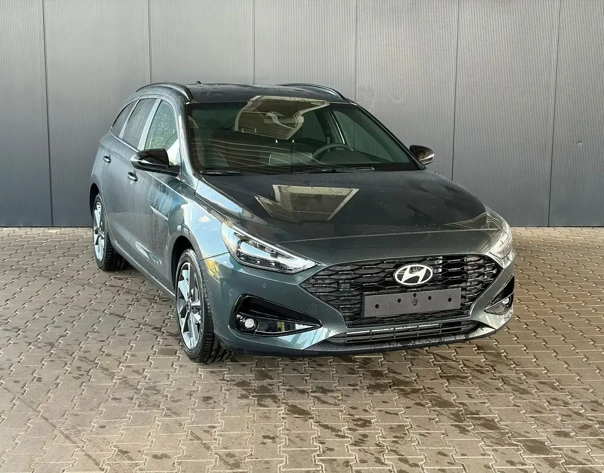 Neu Hyundai i30 Comfort 101 PS (74 kW) 2025 Grün metallic
