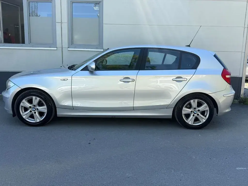 Używany BMW 116 Advantage 116 KM (85 kW) 2009 Srebrny Hatchback