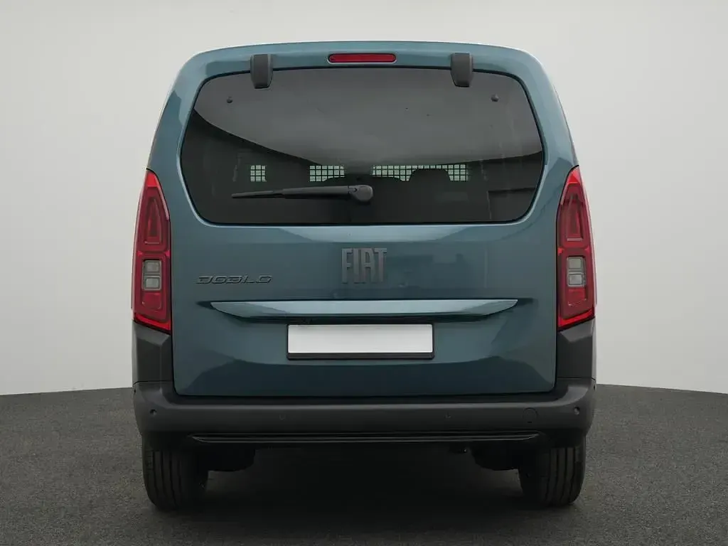 Neu Fiat Doblò 131 PS (96 kW) 2026 Blau Van / Kleinbus