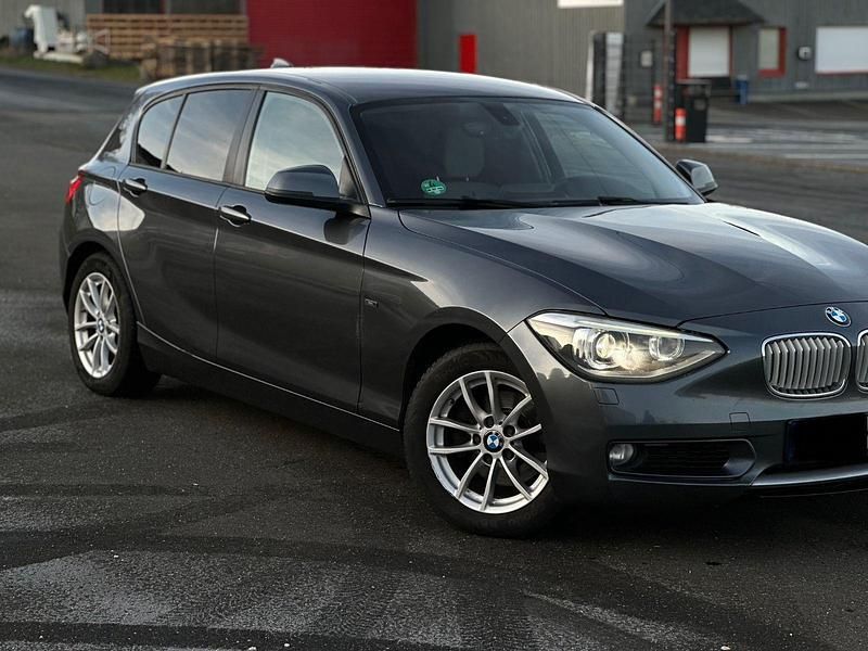 Gebraucht BMW 120 Performance 184 PS (135 kW) 2011 Grau Kleinwagen