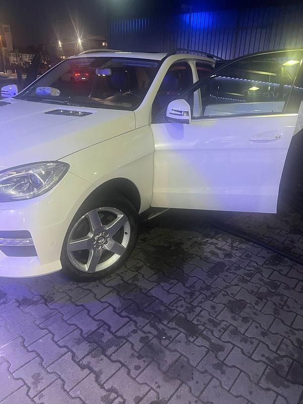 Gebraucht Mercedes ML350 258 PS (189 kW) 2012 Weiß SUV