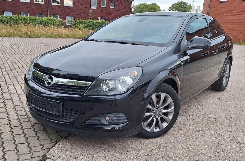 Schwarz Gebraucht 2010 Opel Astra GTC Edition Limousine | 3.490 € (Fairer Preis) - Bild 1/4