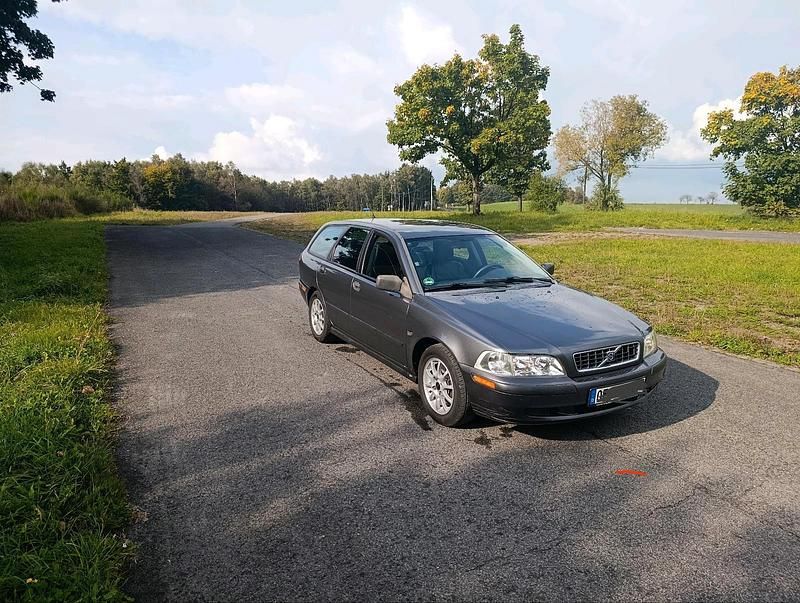 Gebraucht 2003 Volvo V40 Kombi | 3.550 € (Teuer) - Bild 1/4