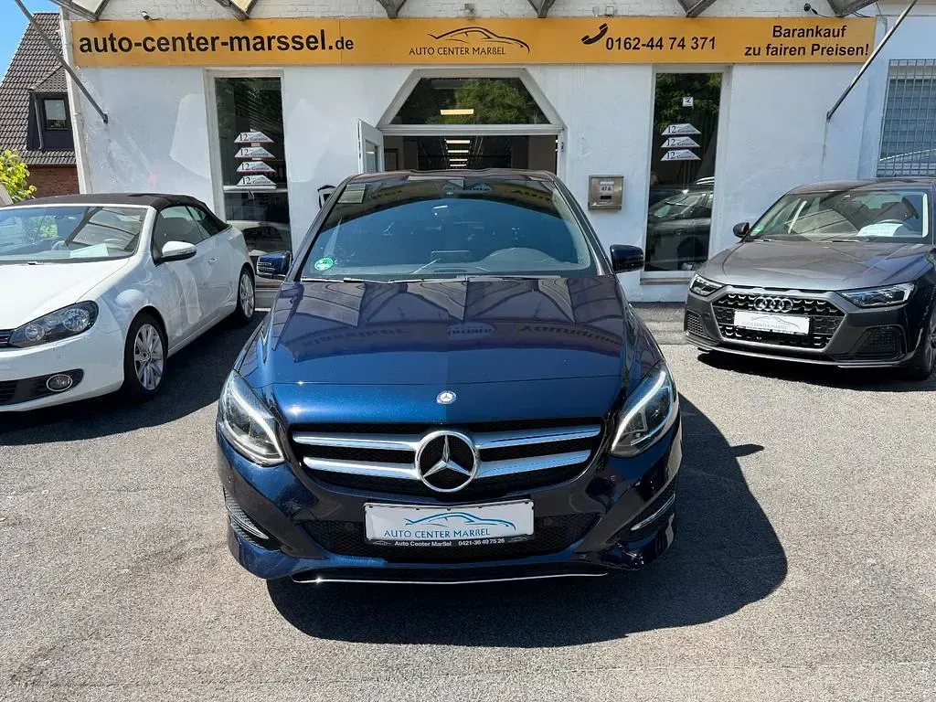 Gebraucht Mercedes B200 136 PS (100 kW) 2016 Blau Kleinwagen