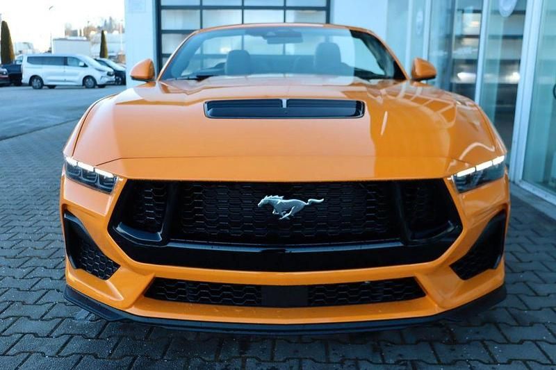 Neu Ford Mustang GT Convertible 446 PS (328 kW) 2026 Orangefury metallic Cabrio