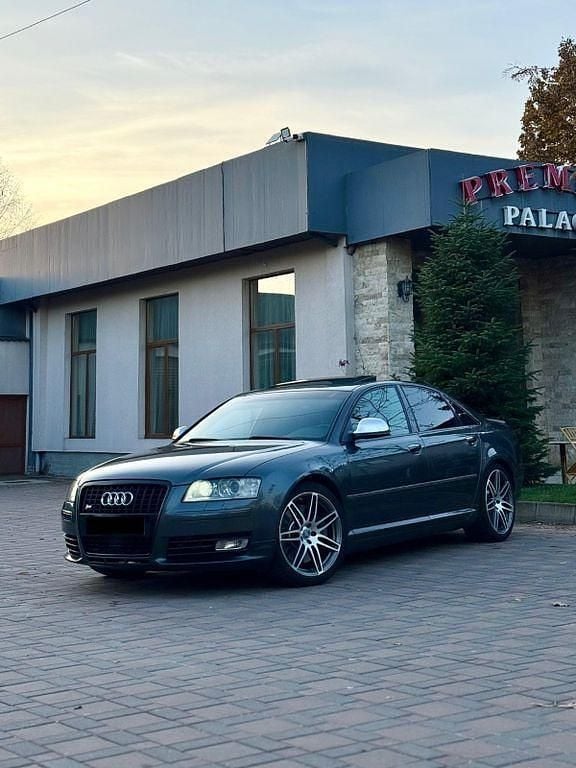 Grau Gebraucht 2008 Audi S8 Ambiente Limousine | 15.250 € (Superpreis) - Bild 1/4