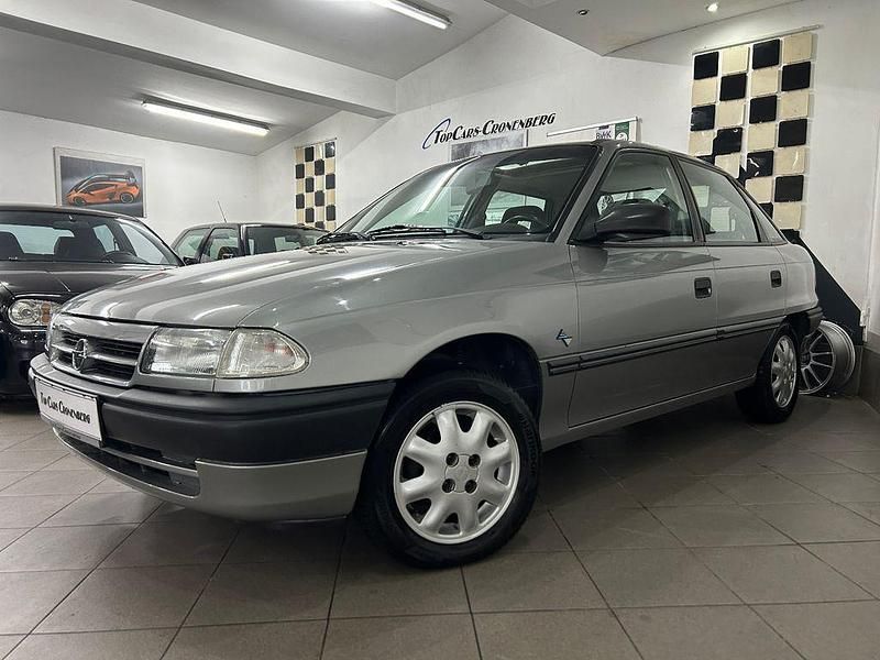 Gebraucht Opel Astra Elegance 101 PS (74 kW) 1994 Grau Limousine