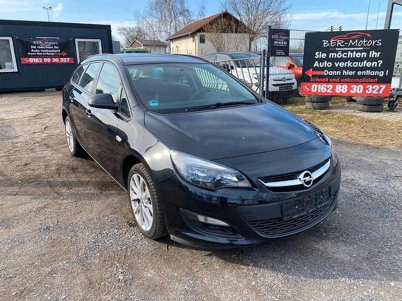 Gebraucht Opel Astra Selection 101 PS (74 kW) 2016 Schwarz Limousine