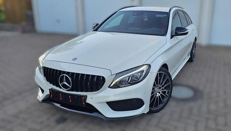 Weiß Gebraucht 2015 Mercedes C250 AMG Limousine | 18.900 € (Fairer Preis) - Bild 1/4