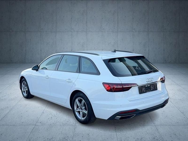 Gebraucht Audi A4 Business 163 PS (119 kW) 2023 Ibisweiß Kombi