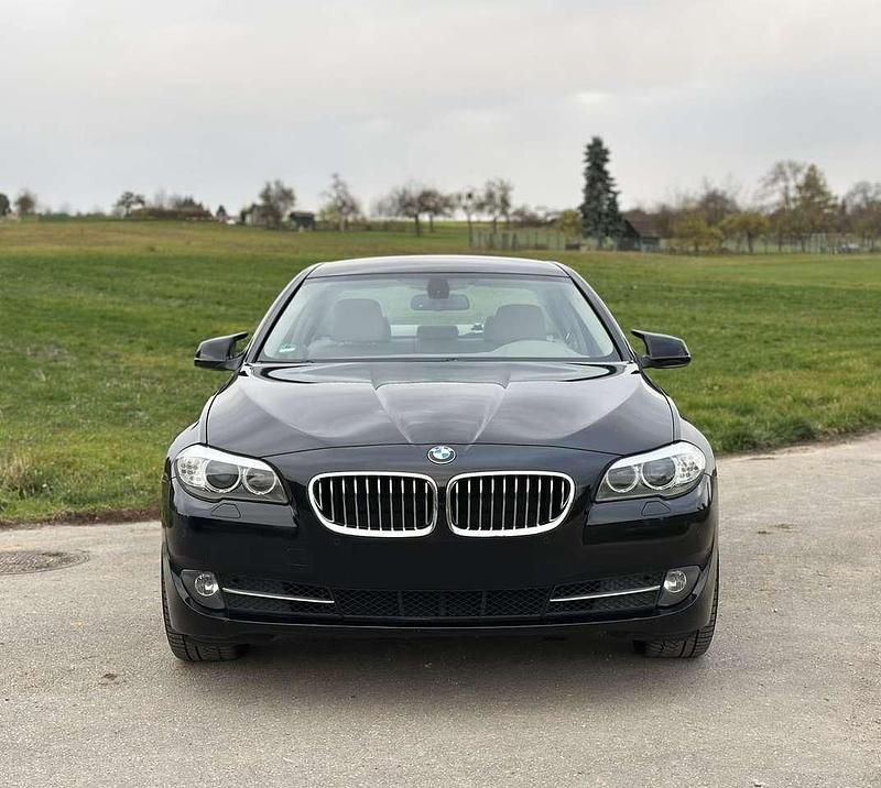 Gebraucht BMW 523 204 PS (150 kW) 2011 Schwarz Limousine