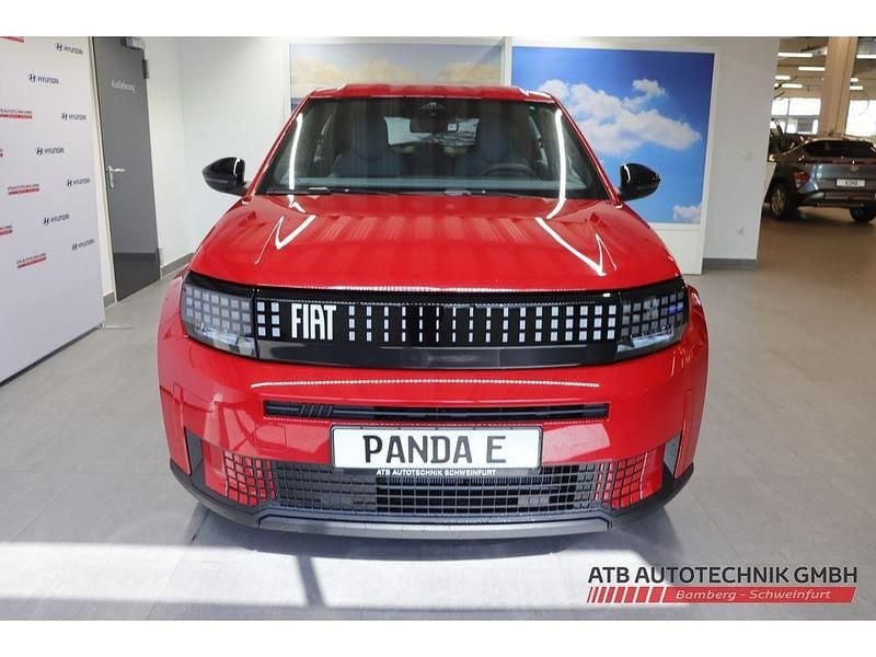 Neu Fiat Grande Panda La Prima 83 kW (113 PS) 2026 Rot Kleinwagen