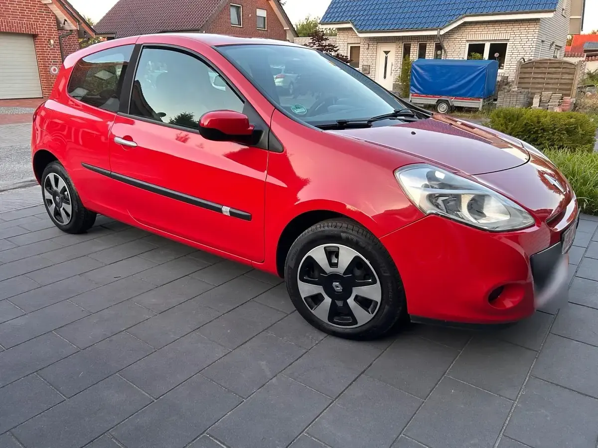 Gebraucht Renault Clio III 75 PS (55 kW) 2011 Rot Kleinwagen